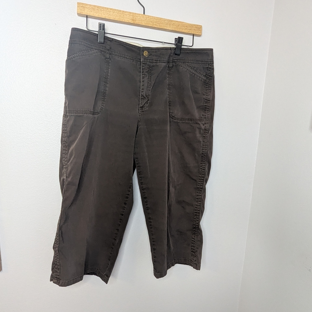 Chico's Stylish Brown Crop Pants | Size 1.5